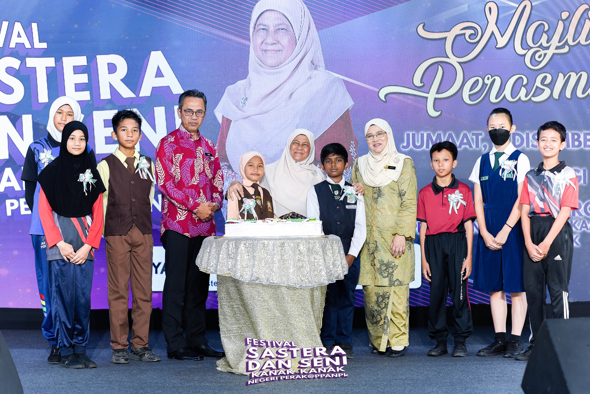 ISTERI YAB MENTERI BESAR PERAK DARUL RIDZUAN, SEMPURNAKAN MAJLIS PERASMIAN FESTIVAL SASTERA DAN SENI KANAK-KANAK NEGERI PERAK@PPANPk
