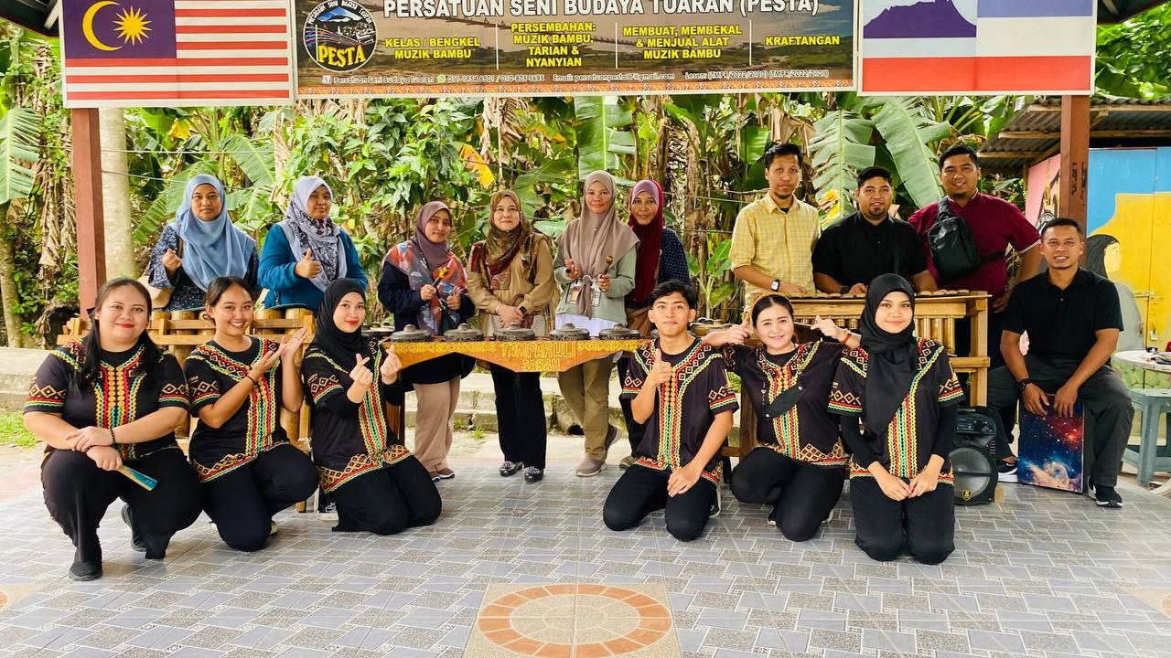 SOROTAN LAWATAN PENANDA ARAS KE PERPUSTAKAAN NEGERI DI BAWAH BAYU, SABAH